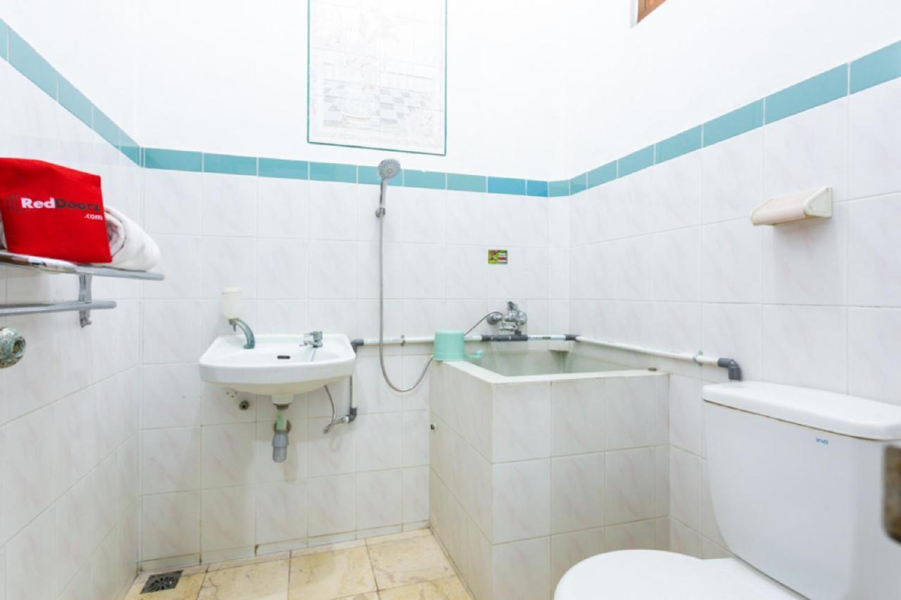 RedDoorz Syariah near Alun Alun Magelang Hotel Bagian luar foto
